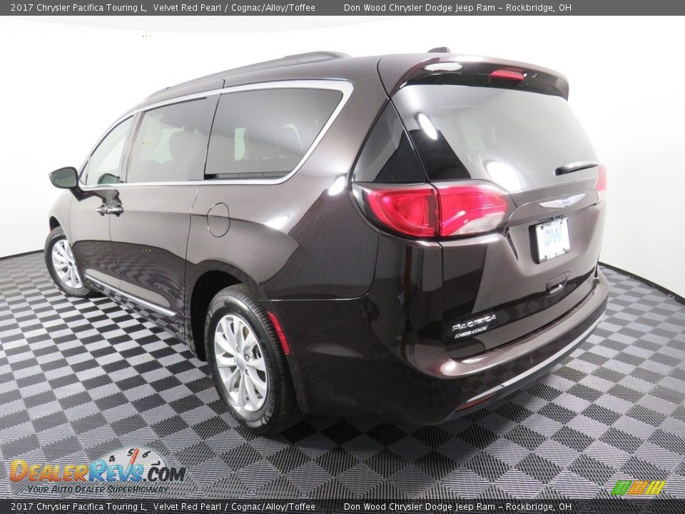2017 Chrysler Pacifica Touring L Velvet Red Pearl / Cognac/Alloy/Toffee Photo #12