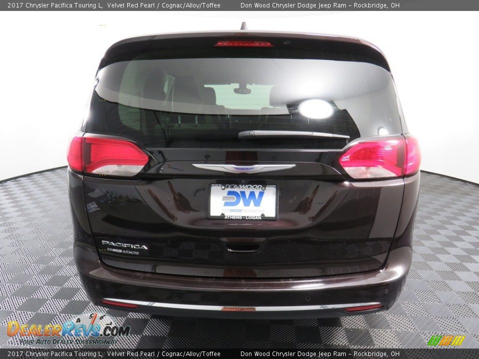2017 Chrysler Pacifica Touring L Velvet Red Pearl / Cognac/Alloy/Toffee Photo #13