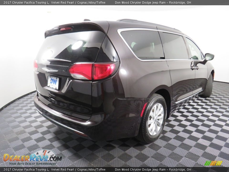 2017 Chrysler Pacifica Touring L Velvet Red Pearl / Cognac/Alloy/Toffee Photo #18