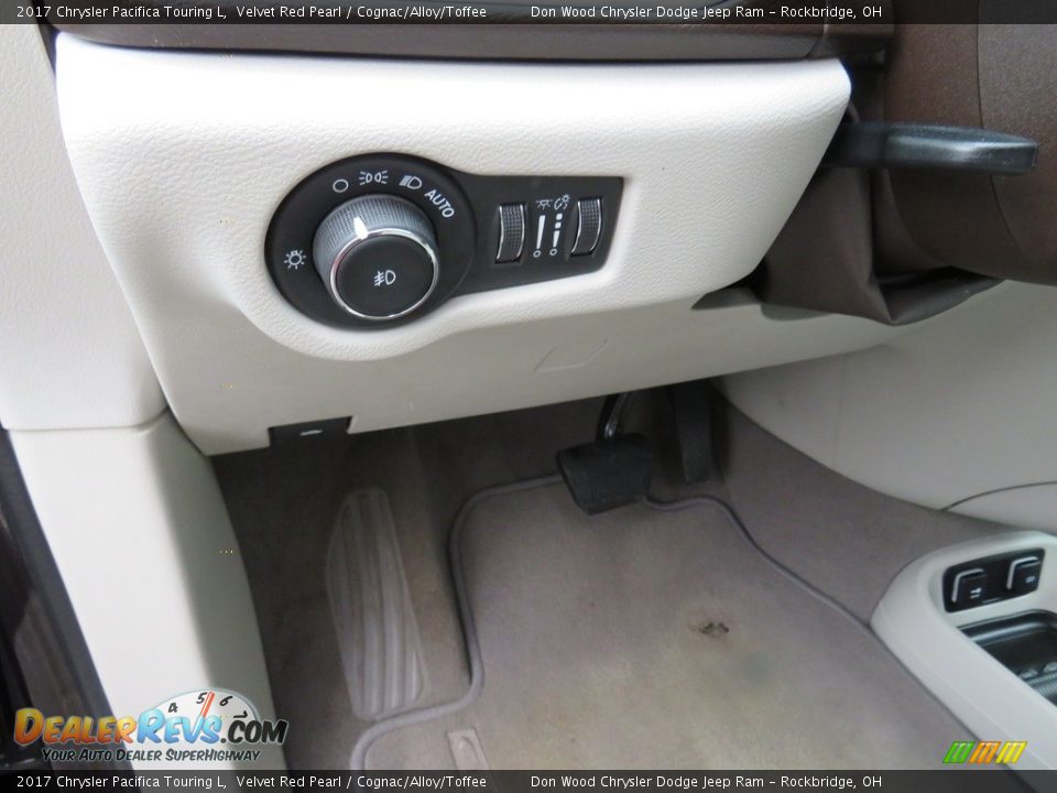 2017 Chrysler Pacifica Touring L Velvet Red Pearl / Cognac/Alloy/Toffee Photo #22