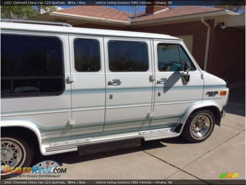 1992 Chevrolet Chevy Van G20 Sportvan White / Blue Photo #1