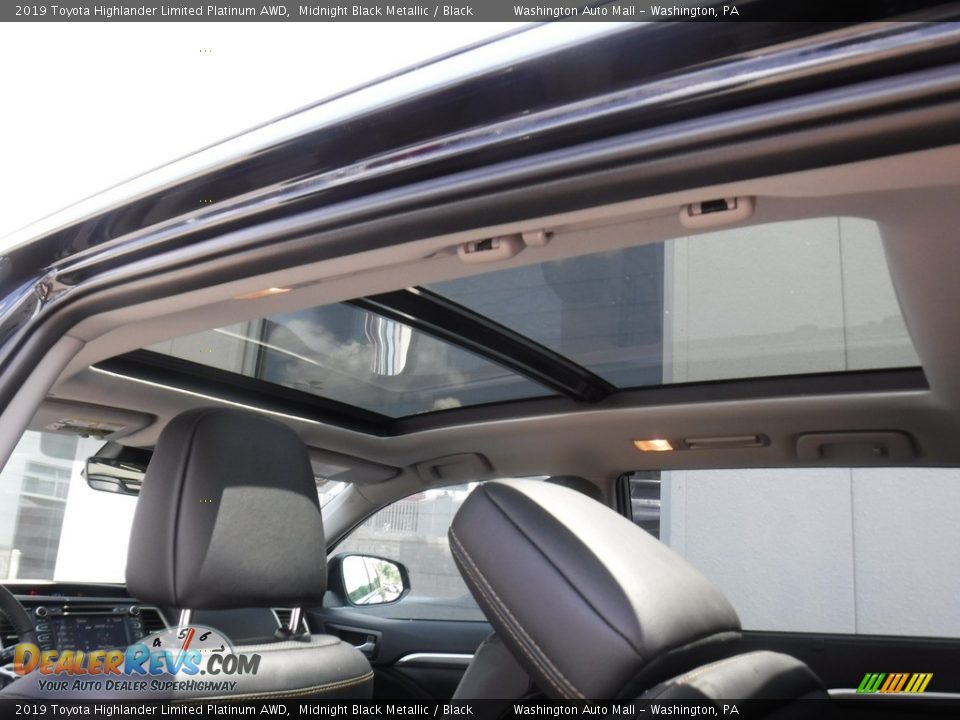 2019 Toyota Highlander Limited Platinum AWD Midnight Black Metallic / Black Photo #19