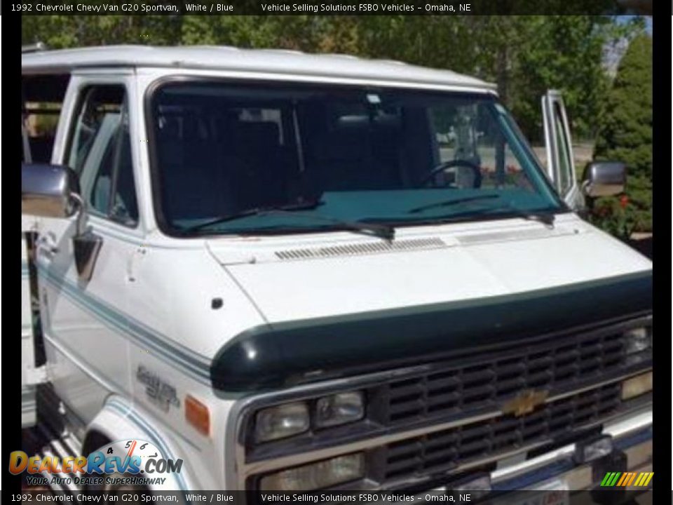 1992 Chevrolet Chevy Van G20 Sportvan White / Blue Photo #2