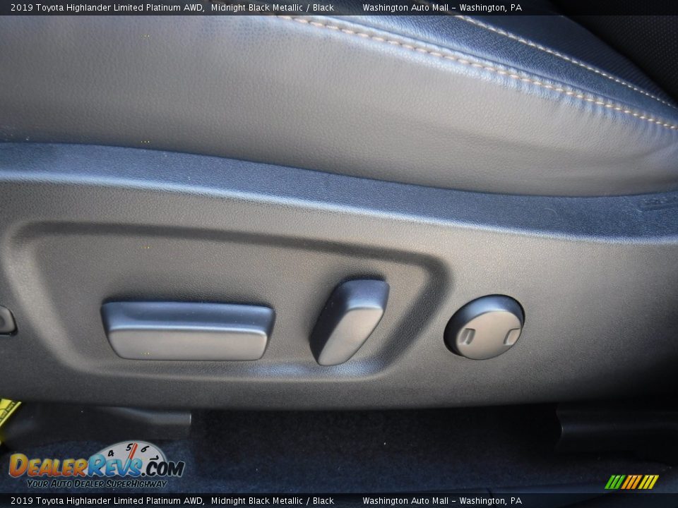 2019 Toyota Highlander Limited Platinum AWD Midnight Black Metallic / Black Photo #24