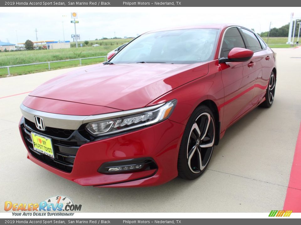 Front 3/4 View of 2019 Honda Accord Sport Sedan Photo #4