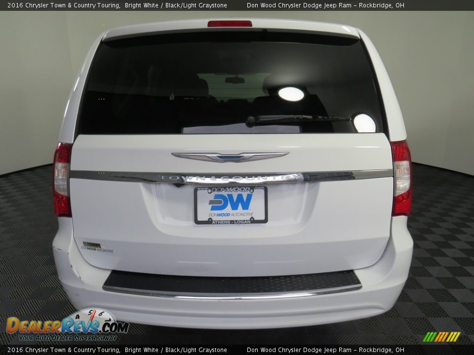 2016 Chrysler Town & Country Touring Bright White / Black/Light Graystone Photo #13