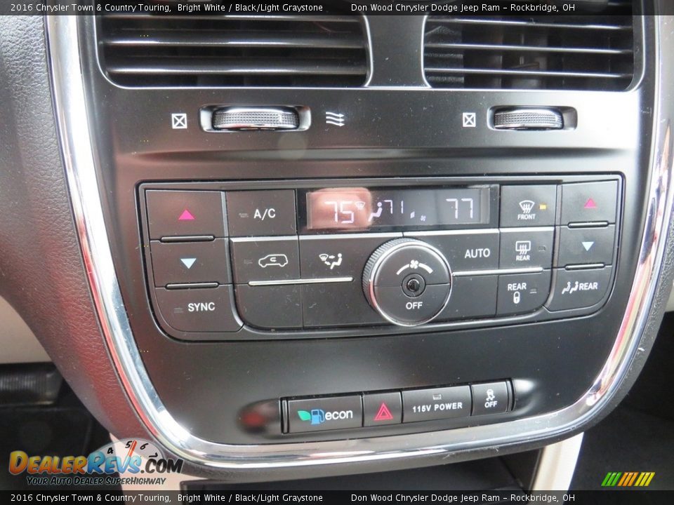 2016 Chrysler Town & Country Touring Bright White / Black/Light Graystone Photo #28