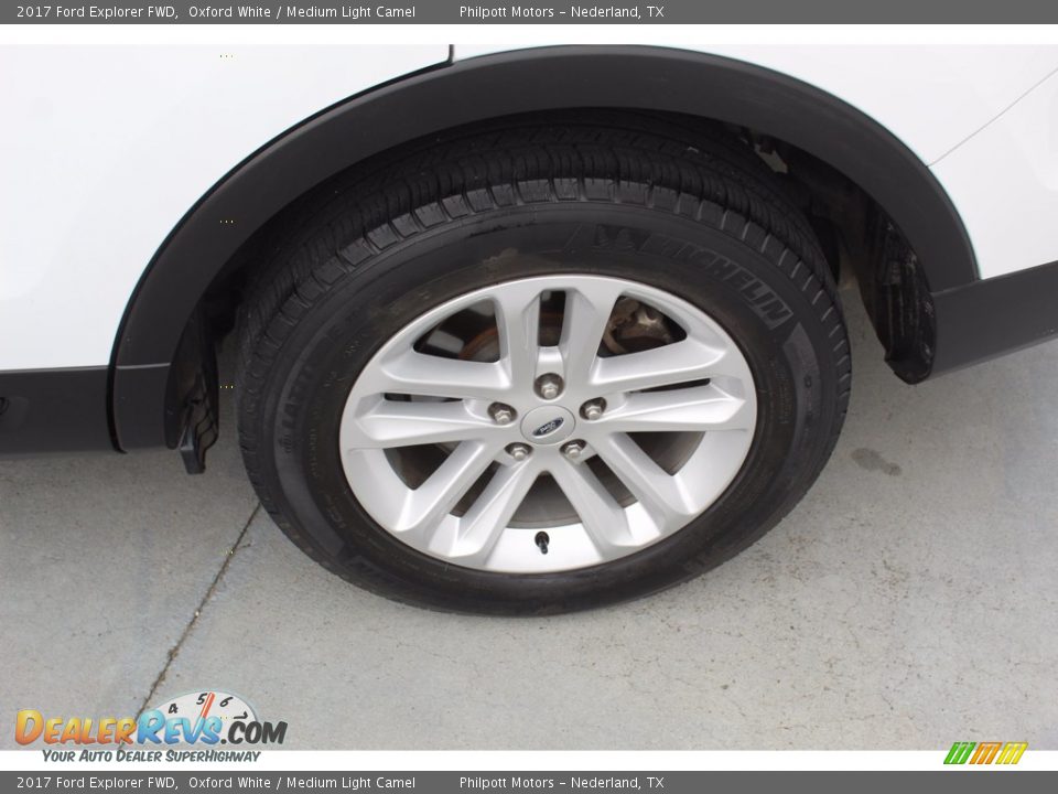 2017 Ford Explorer FWD Oxford White / Medium Light Camel Photo #6
