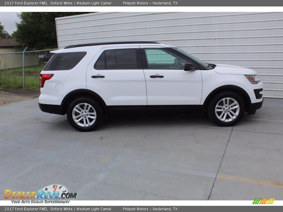 2017 Ford Explorer FWD Oxford White / Medium Light Camel Photo #12