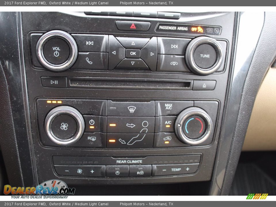 2017 Ford Explorer FWD Oxford White / Medium Light Camel Photo #21