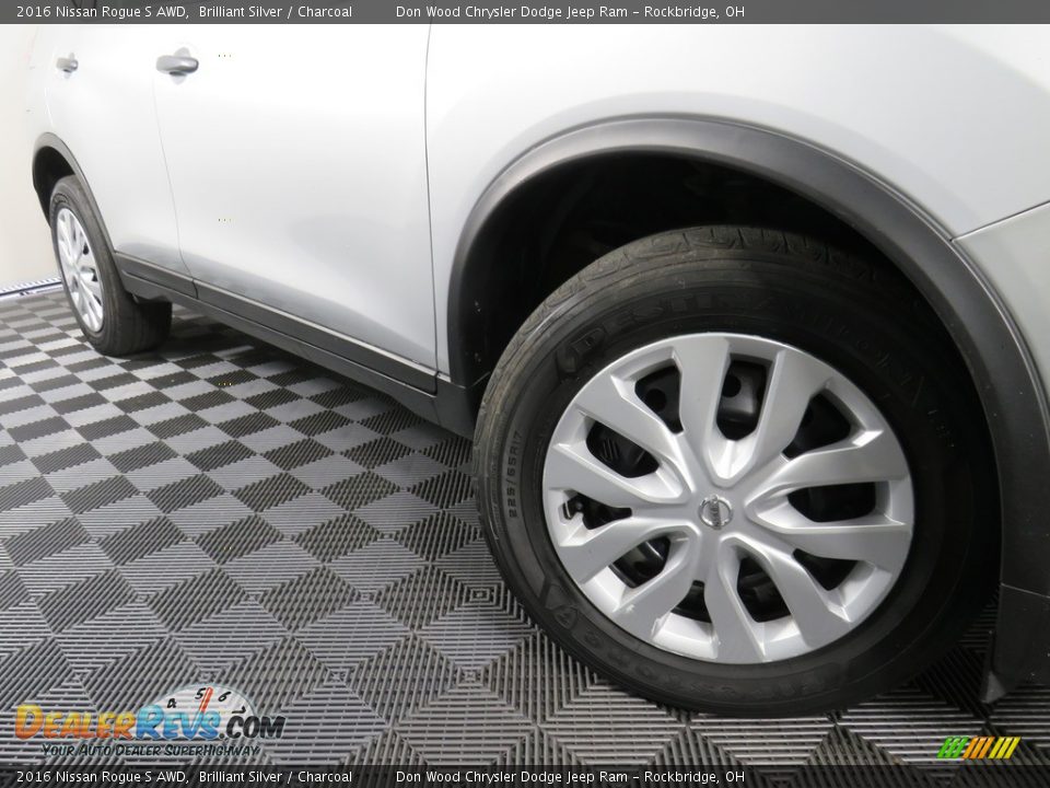 2016 Nissan Rogue S AWD Brilliant Silver / Charcoal Photo #4