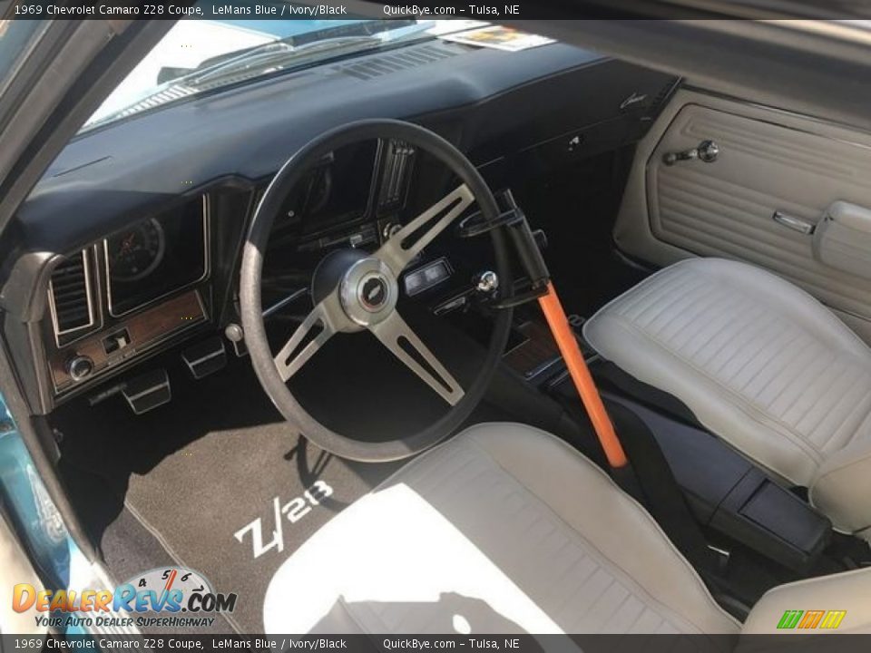 Front Seat of 1969 Chevrolet Camaro Z28 Coupe Photo #8