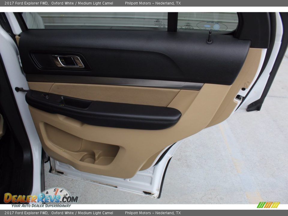 2017 Ford Explorer FWD Oxford White / Medium Light Camel Photo #28