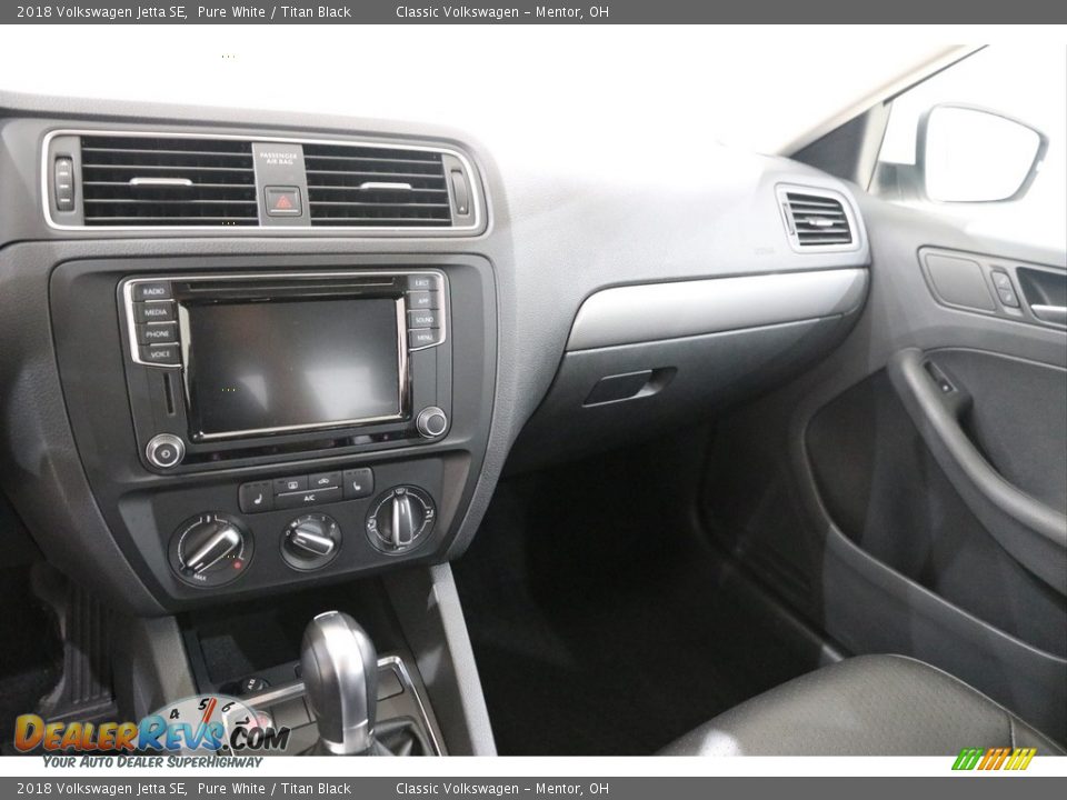 2018 Volkswagen Jetta SE Pure White / Titan Black Photo #9