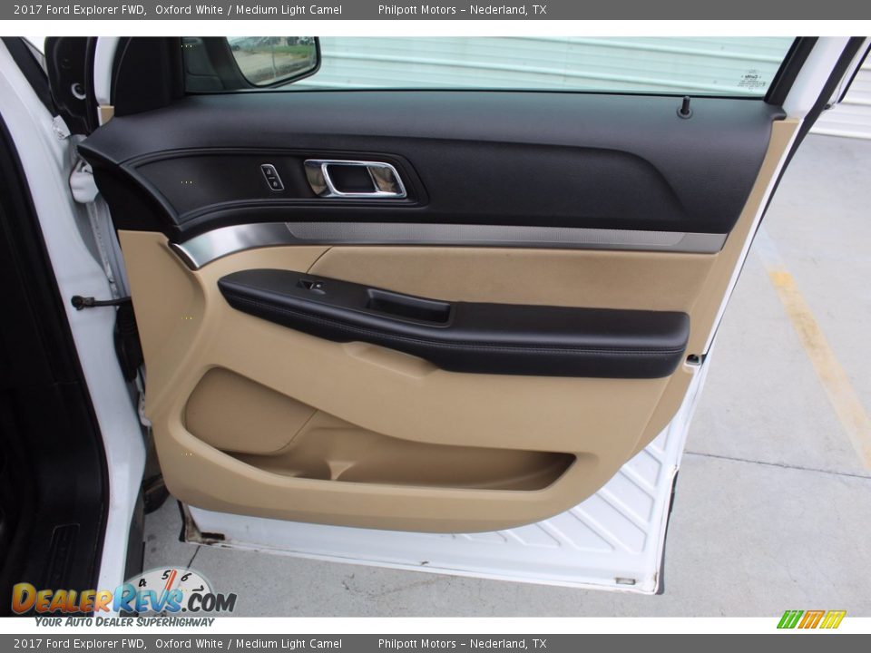 2017 Ford Explorer FWD Oxford White / Medium Light Camel Photo #30