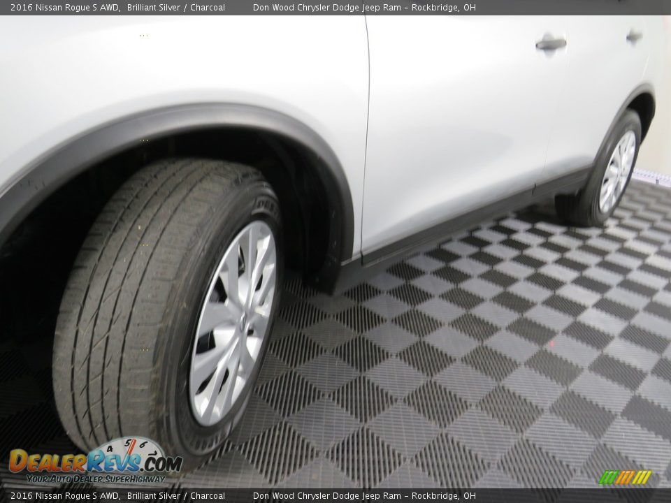 2016 Nissan Rogue S AWD Brilliant Silver / Charcoal Photo #9