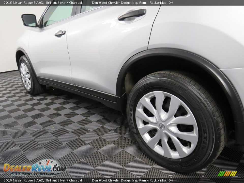 2016 Nissan Rogue S AWD Brilliant Silver / Charcoal Photo #10