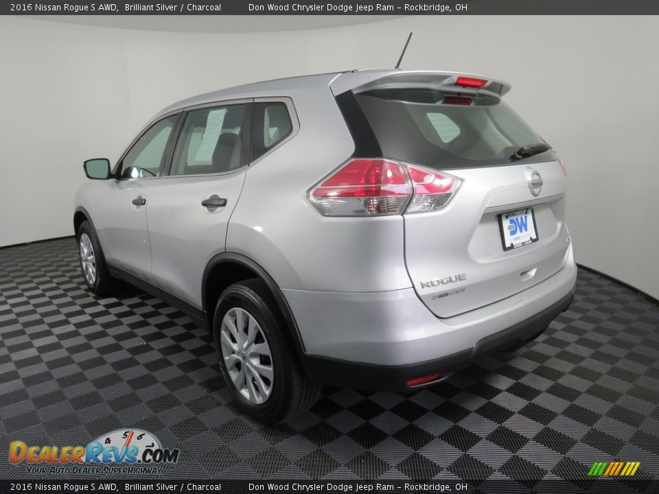 2016 Nissan Rogue S AWD Brilliant Silver / Charcoal Photo #11