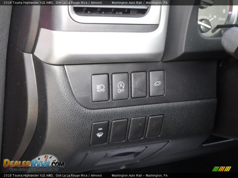 2018 Toyota Highlander XLE AWD Ooh La La Rouge Mica / Almond Photo #15