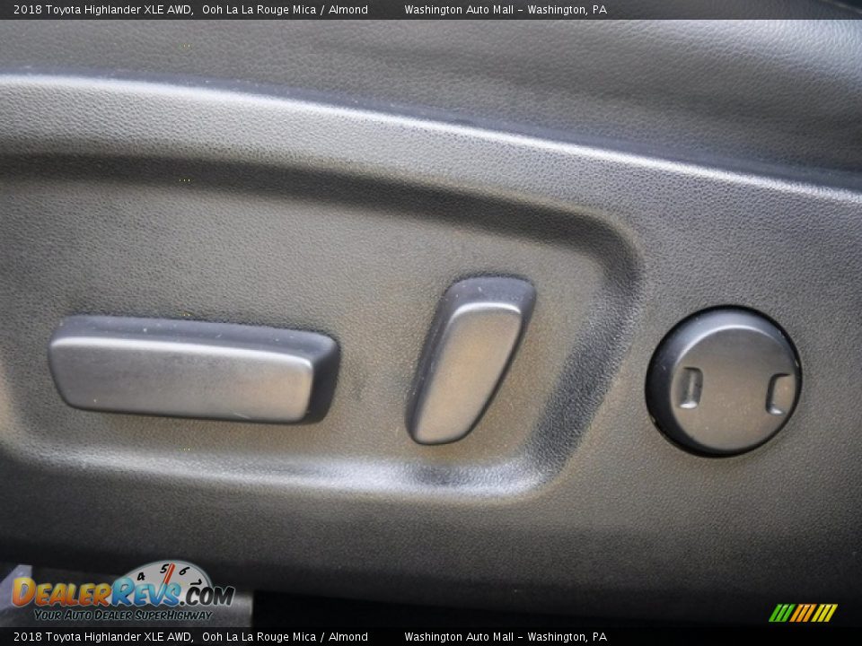2018 Toyota Highlander XLE AWD Ooh La La Rouge Mica / Almond Photo #17
