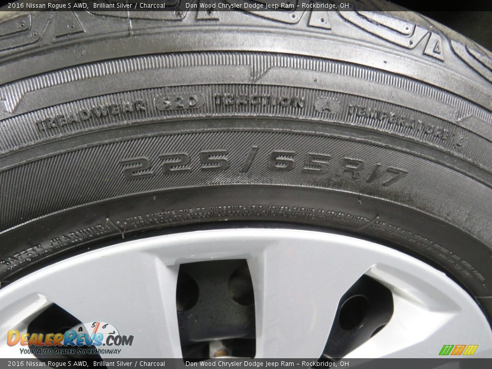2016 Nissan Rogue S AWD Brilliant Silver / Charcoal Photo #17