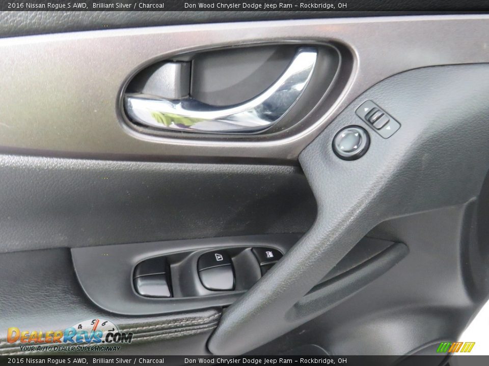 2016 Nissan Rogue S AWD Brilliant Silver / Charcoal Photo #19