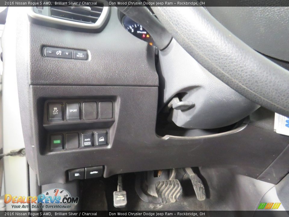 2016 Nissan Rogue S AWD Brilliant Silver / Charcoal Photo #22