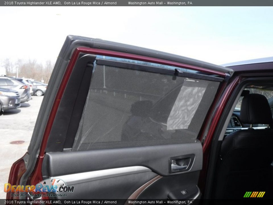 2018 Toyota Highlander XLE AWD Ooh La La Rouge Mica / Almond Photo #26