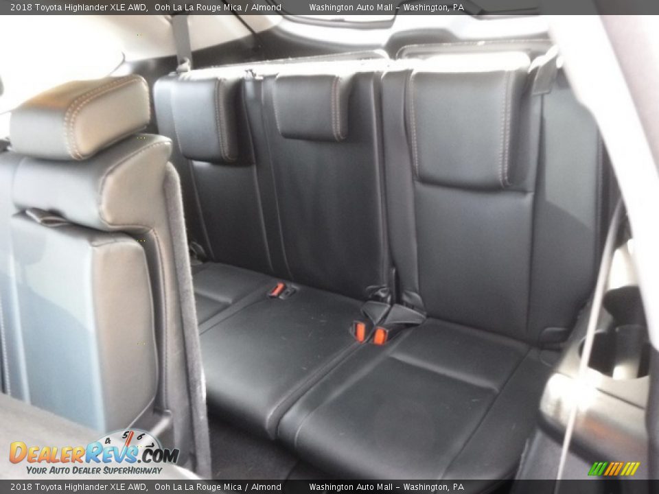 2018 Toyota Highlander XLE AWD Ooh La La Rouge Mica / Almond Photo #27