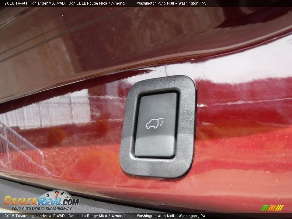 2018 Toyota Highlander XLE AWD Ooh La La Rouge Mica / Almond Photo #29