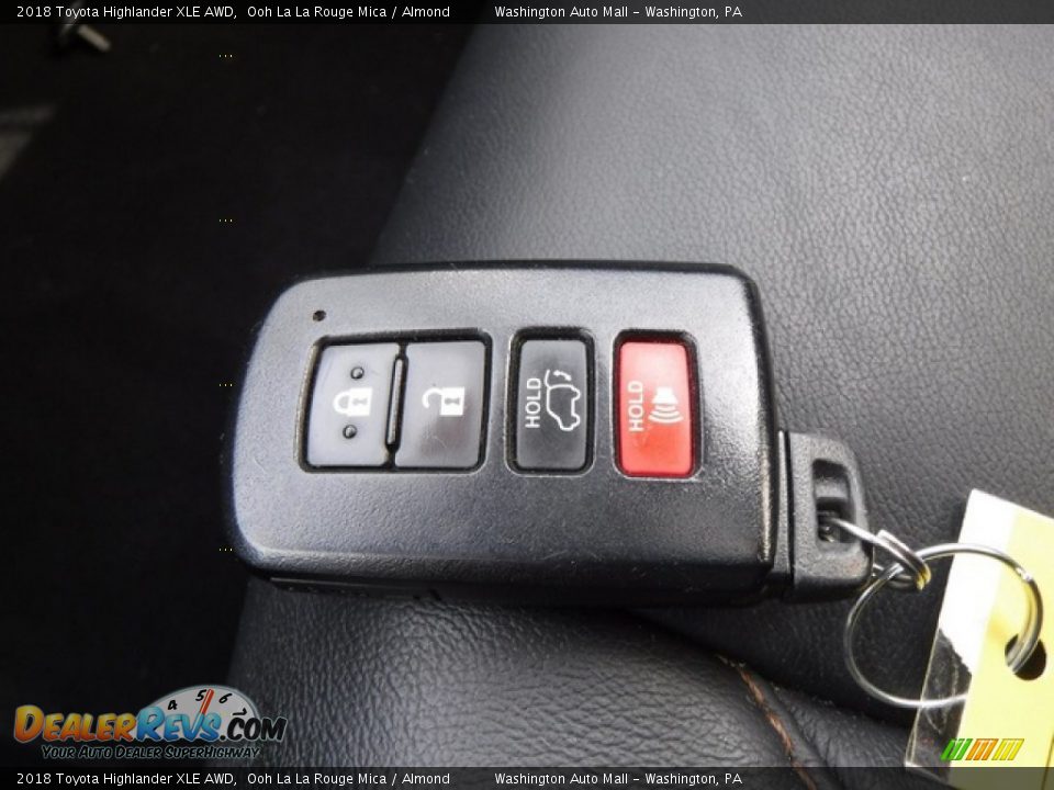2018 Toyota Highlander XLE AWD Ooh La La Rouge Mica / Almond Photo #30