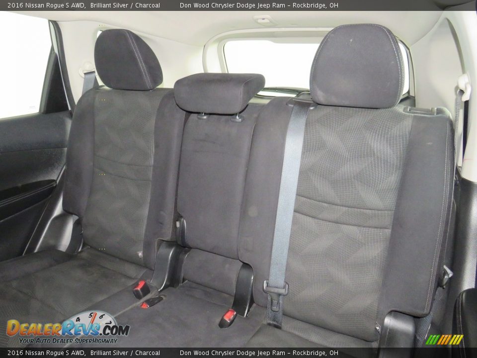 2016 Nissan Rogue S AWD Brilliant Silver / Charcoal Photo #31