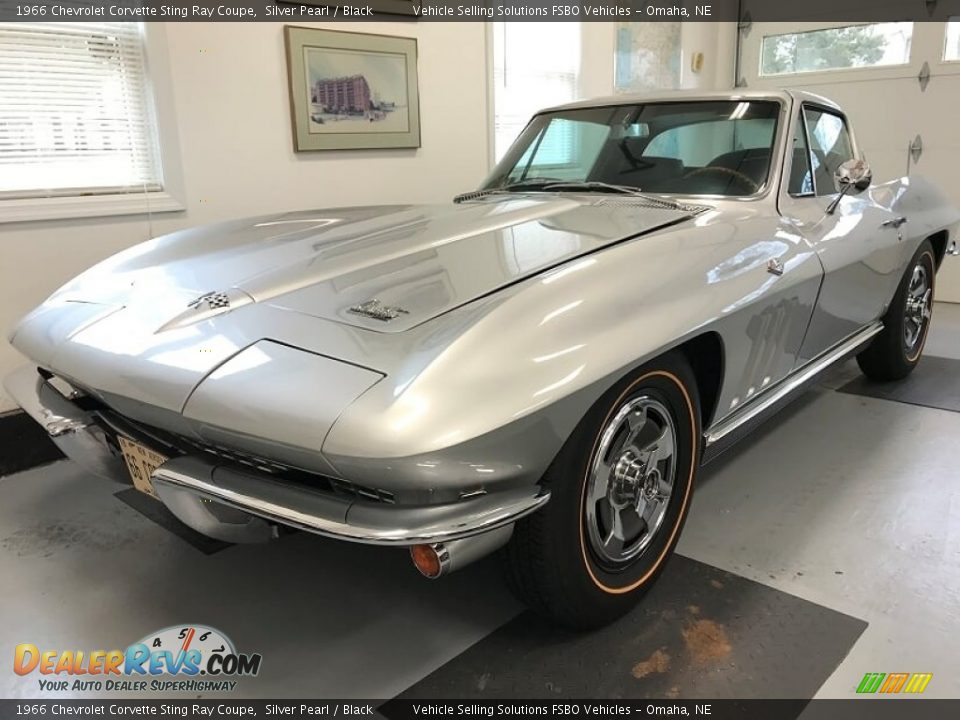 Front 3/4 View of 1966 Chevrolet Corvette Sting Ray Coupe Photo #1
