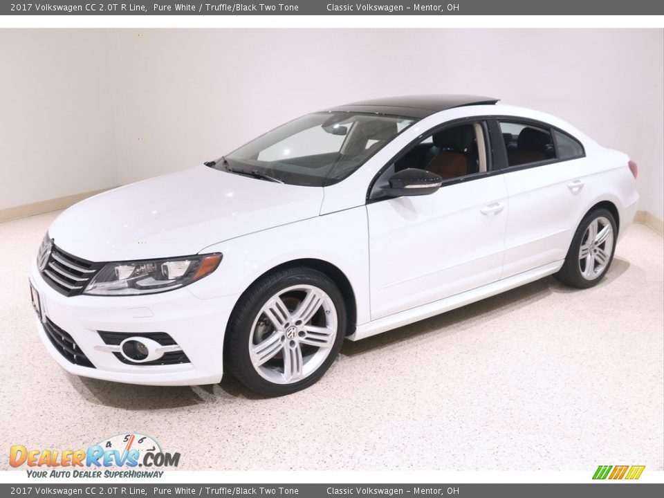 Front 3/4 View of 2017 Volkswagen CC 2.0T R Line Photo #3