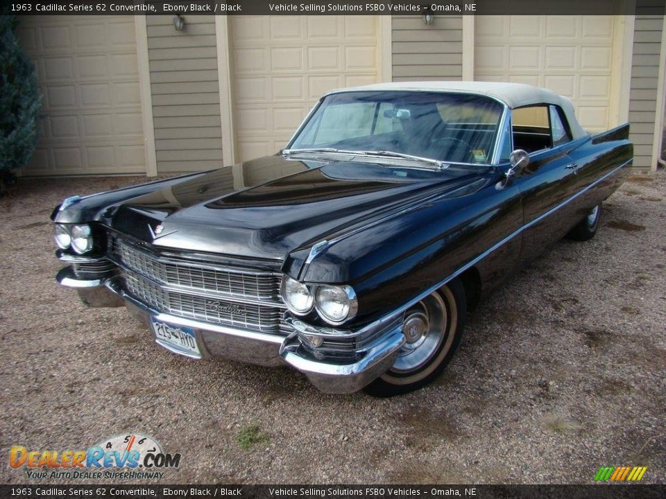 Front 3/4 View of 1963 Cadillac Series 62 Convertible Photo #1