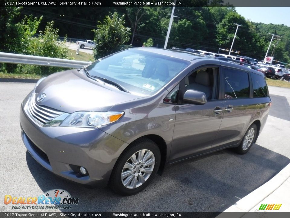 2017 Toyota Sienna XLE AWD Silver Sky Metallic / Ash Photo #13