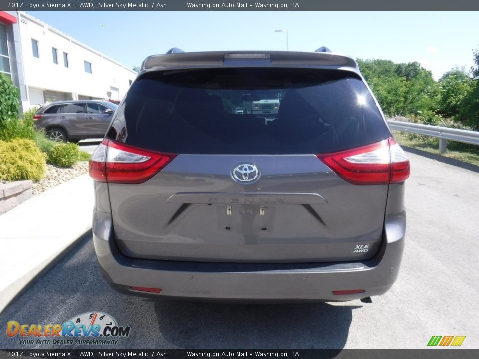 2017 Toyota Sienna XLE AWD Silver Sky Metallic / Ash Photo #15
