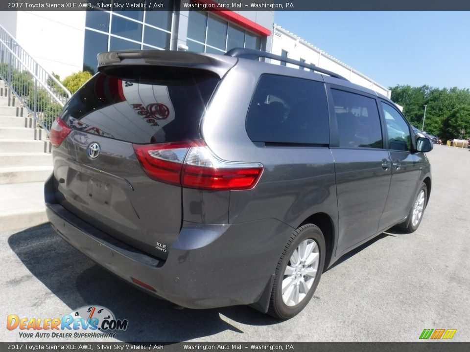 2017 Toyota Sienna XLE AWD Silver Sky Metallic / Ash Photo #16