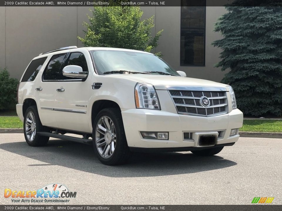 Front 3/4 View of 2009 Cadillac Escalade AWD Photo #3