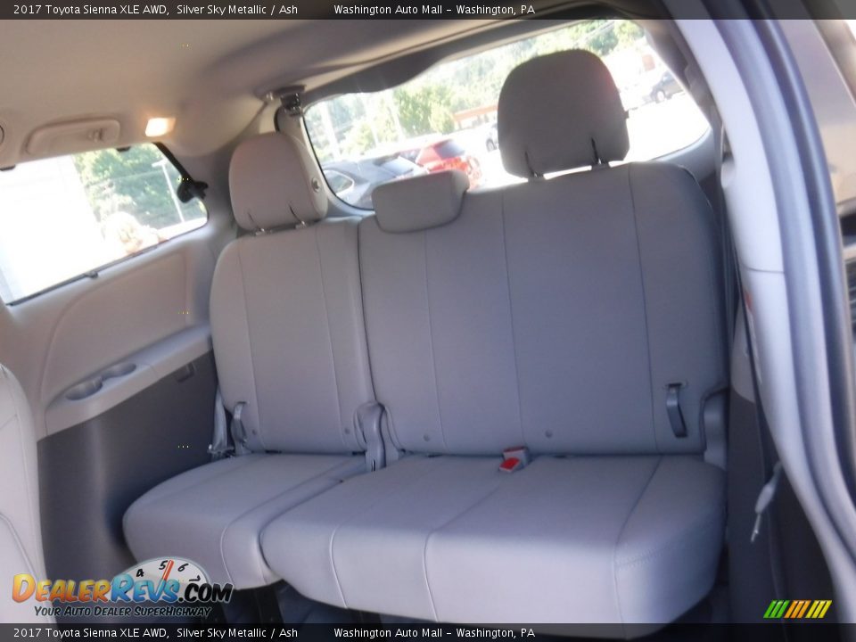 2017 Toyota Sienna XLE AWD Silver Sky Metallic / Ash Photo #27