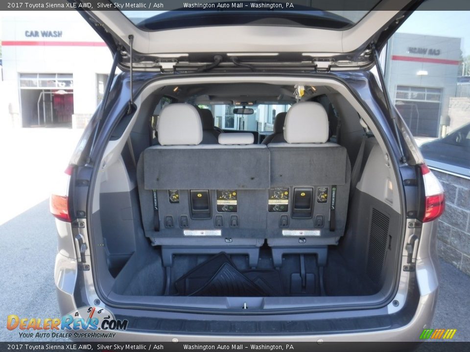 2017 Toyota Sienna XLE AWD Silver Sky Metallic / Ash Photo #29