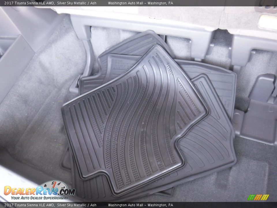 2017 Toyota Sienna XLE AWD Silver Sky Metallic / Ash Photo #31