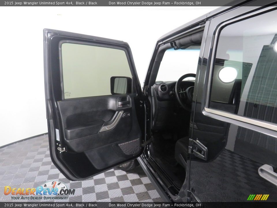 2015 Jeep Wrangler Unlimited Sport 4x4 Black / Black Photo #27