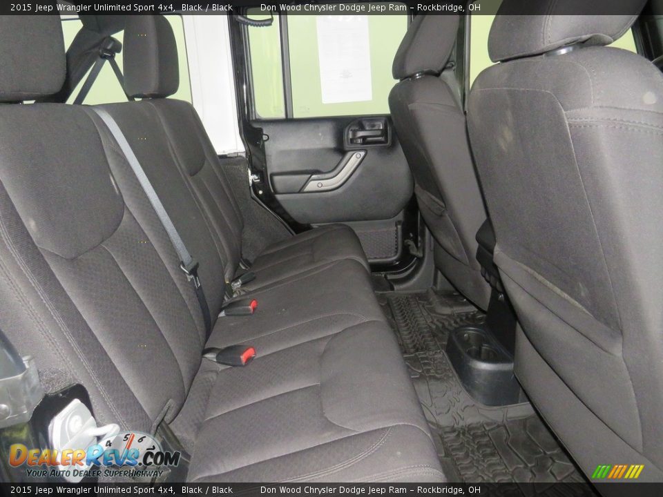 2015 Jeep Wrangler Unlimited Sport 4x4 Black / Black Photo #36