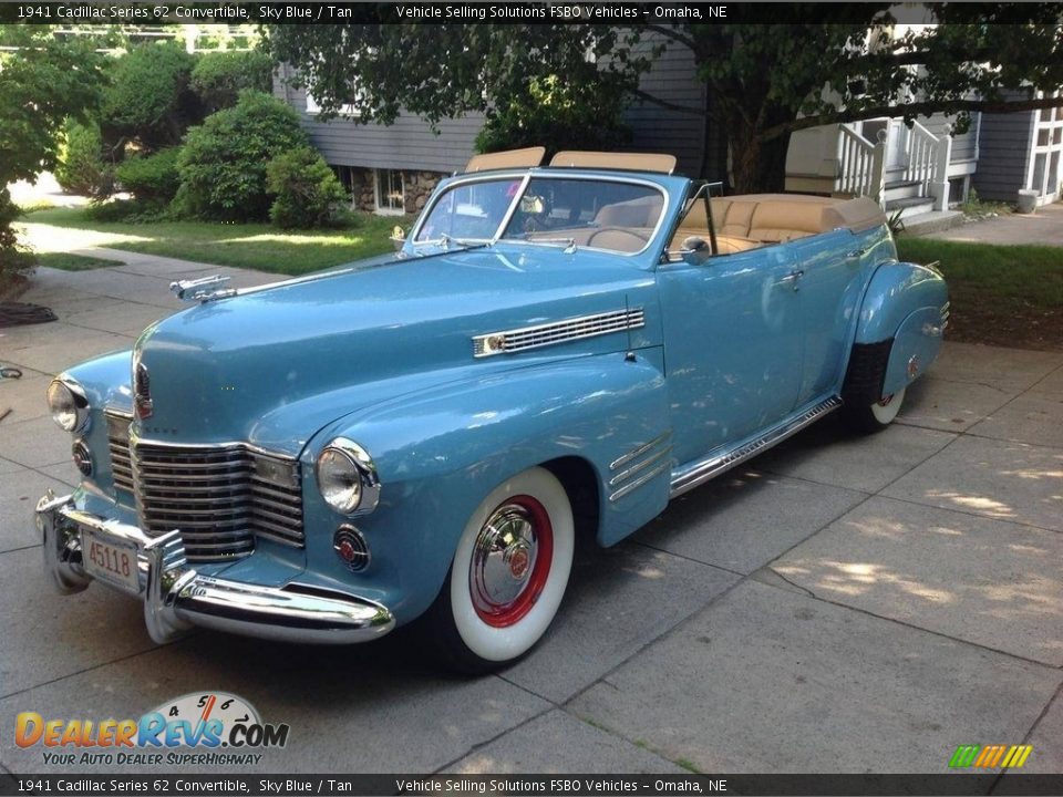 Front 3/4 View of 1941 Cadillac Series 62 Convertible Photo #5