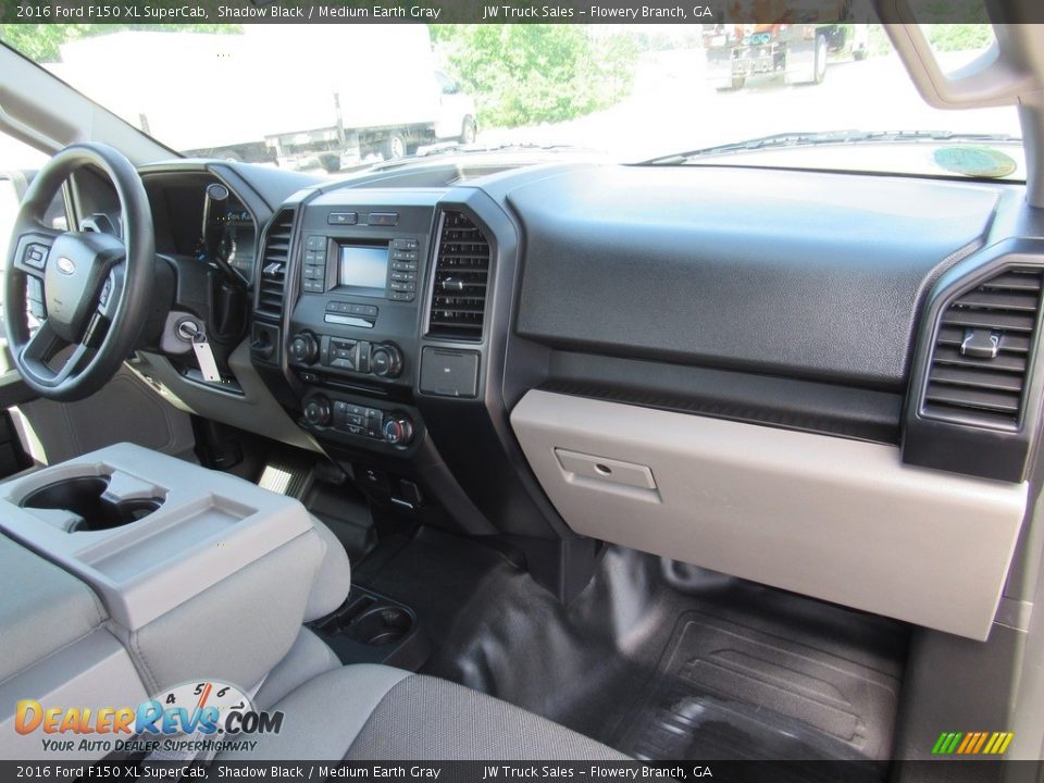 2016 Ford F150 XL SuperCab Shadow Black / Medium Earth Gray Photo #28