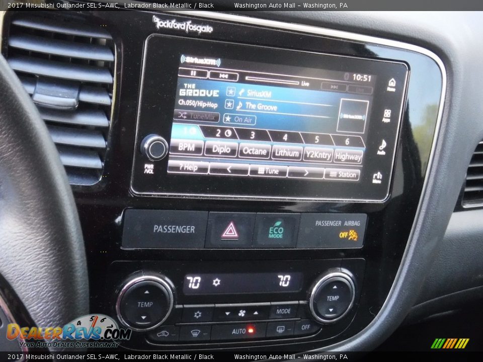 Controls of 2017 Mitsubishi Outlander SEL S-AWC Photo #3