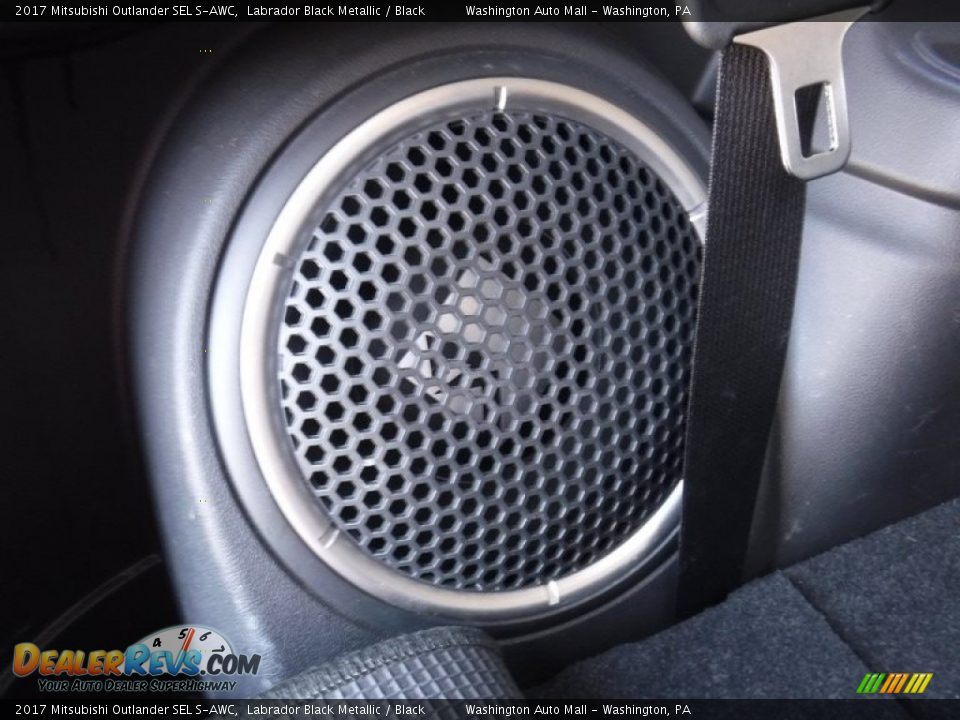 Audio System of 2017 Mitsubishi Outlander SEL S-AWC Photo #5