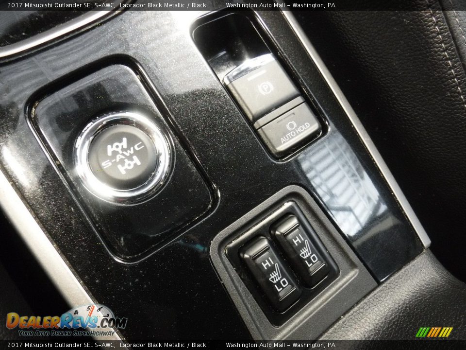Controls of 2017 Mitsubishi Outlander SEL S-AWC Photo #6