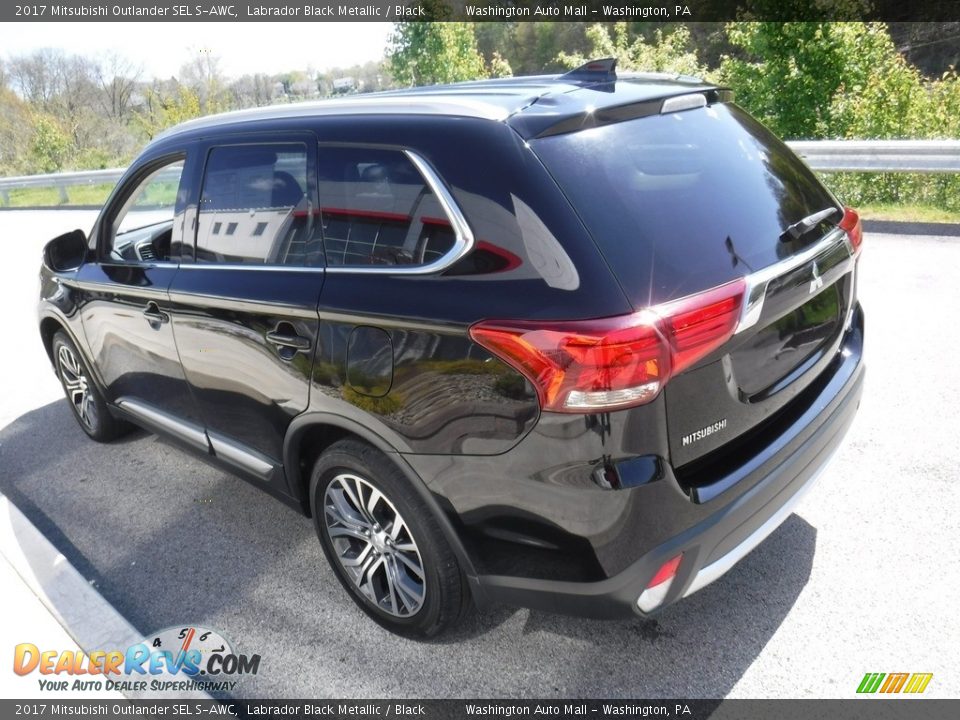 Labrador Black Metallic 2017 Mitsubishi Outlander SEL S-AWC Photo #13